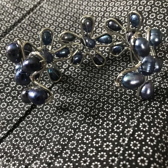 Cuff-styled bracelet - Picture 3 of 4